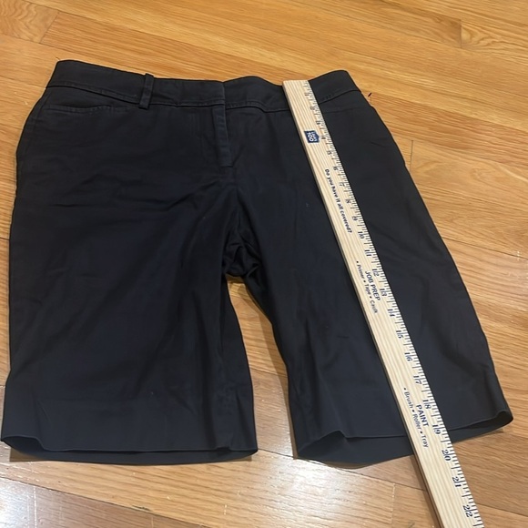 Talbots women’s black perfect short size 4. - Picture 7 of 8